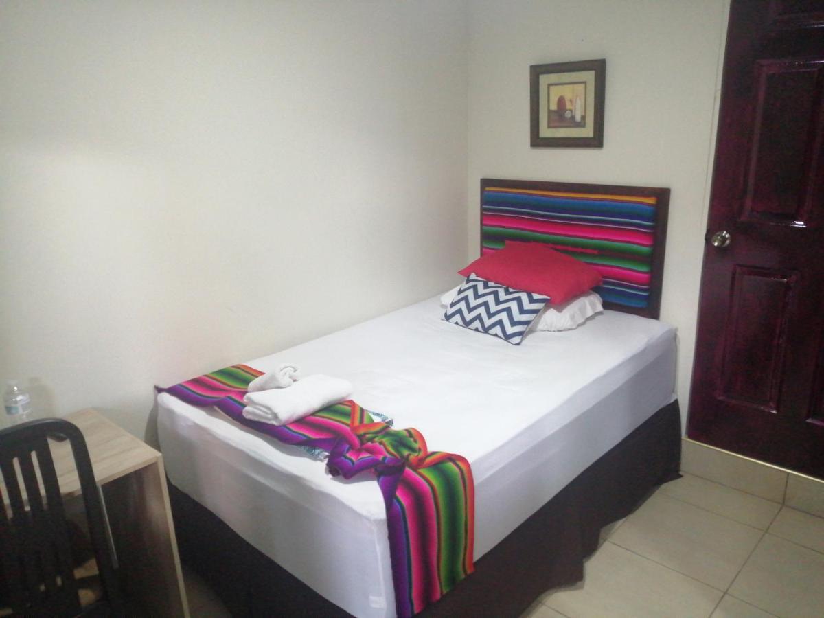 Hotel Antiguo Antiguo Cuscatlán Zimmer foto